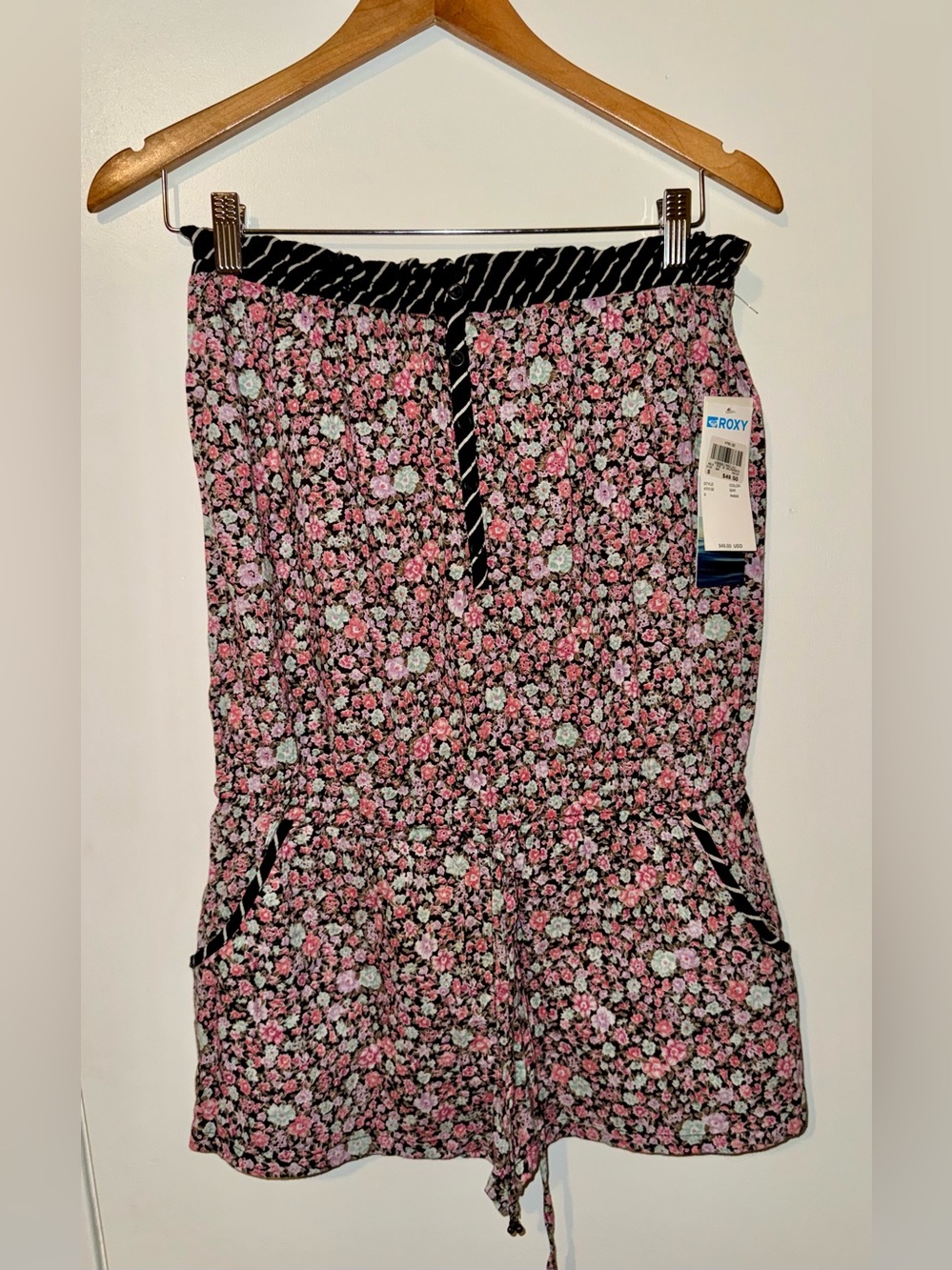 NWT Roxy Strapless Black Floral Short Romper with Side Pockets Small